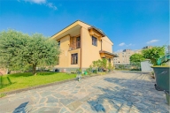 casa indipendente in vendita a Parabiago