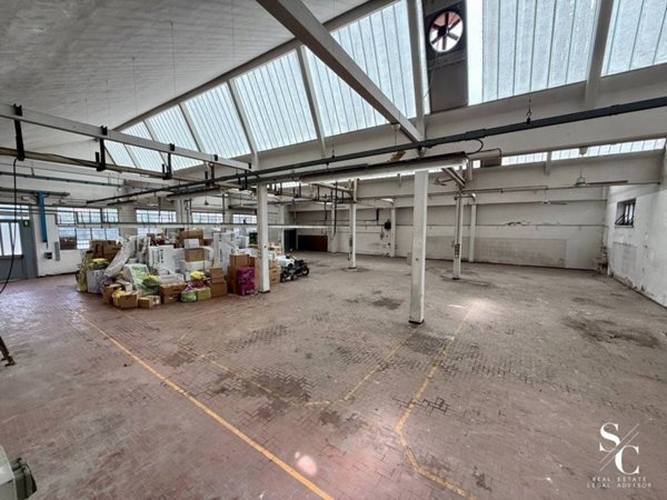 locale commerciale in vendita a Parabiago