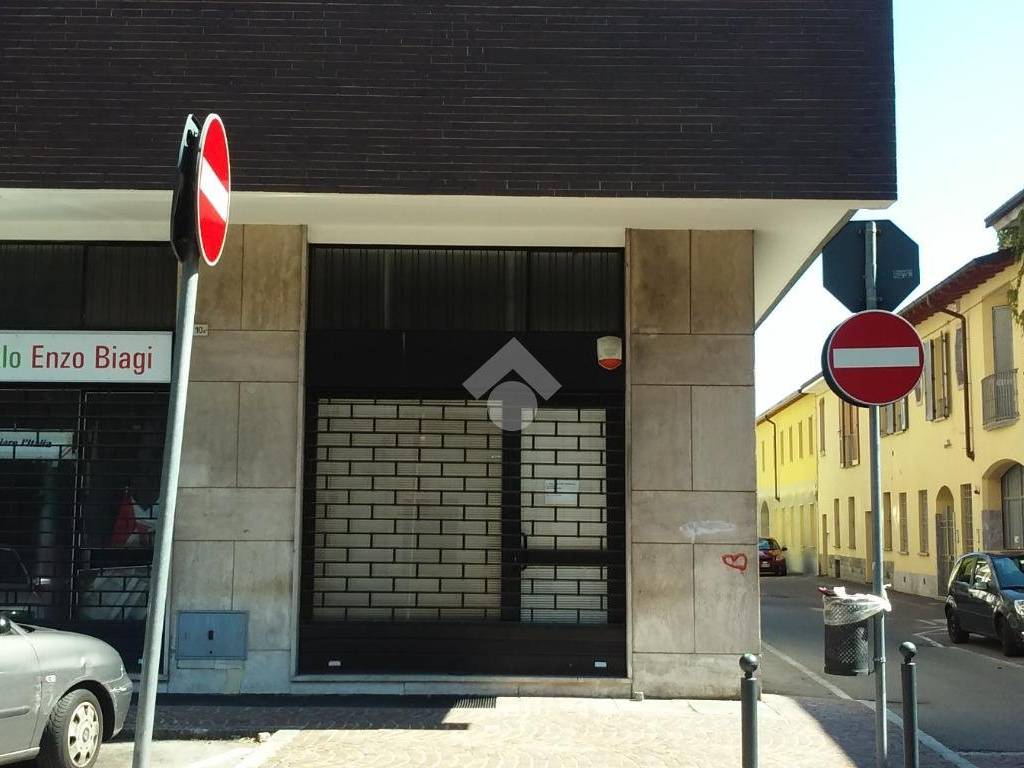 negozio in vendita a Parabiago