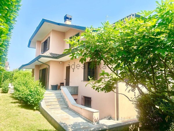 casa indipendente in vendita a Parabiago