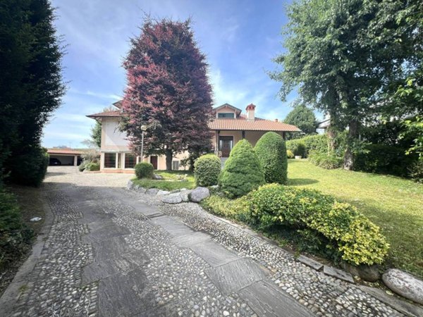 casa indipendente in vendita a Parabiago