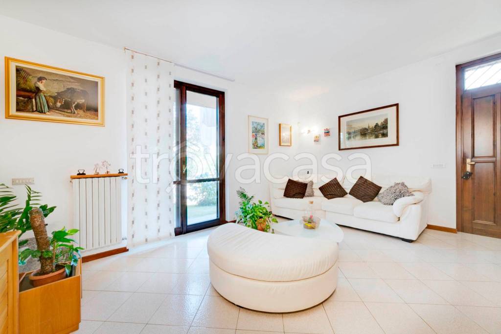 casa indipendente in vendita a Parabiago