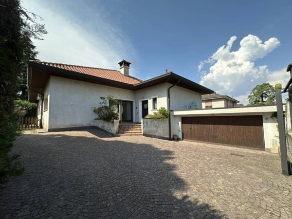 casa indipendente in vendita a Parabiago