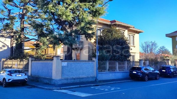 casa indipendente in vendita a Parabiago