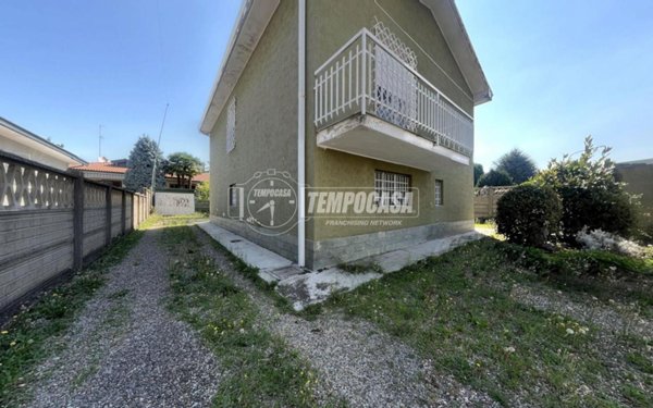 casa indipendente in vendita a Parabiago