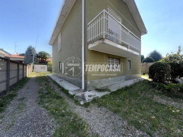 casa indipendente in vendita a Parabiago
