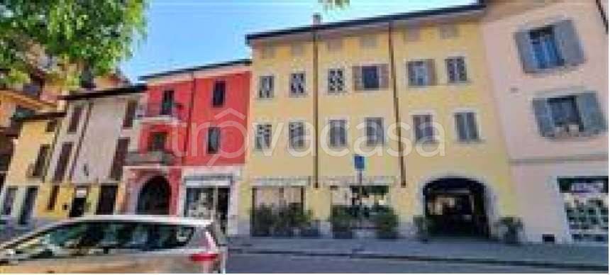 negozio in vendita a Parabiago
