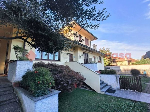 casa indipendente in vendita a Parabiago