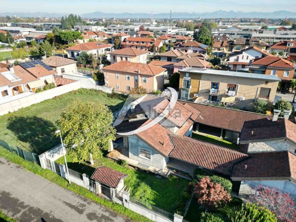 casa indipendente in vendita a Parabiago