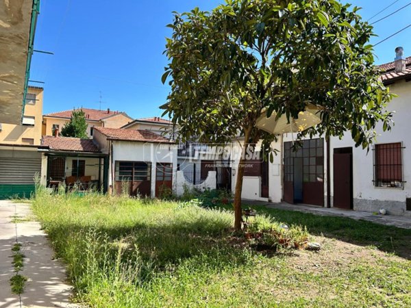 casa indipendente in vendita a Parabiago