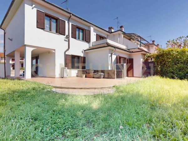 casa indipendente in vendita a Parabiago