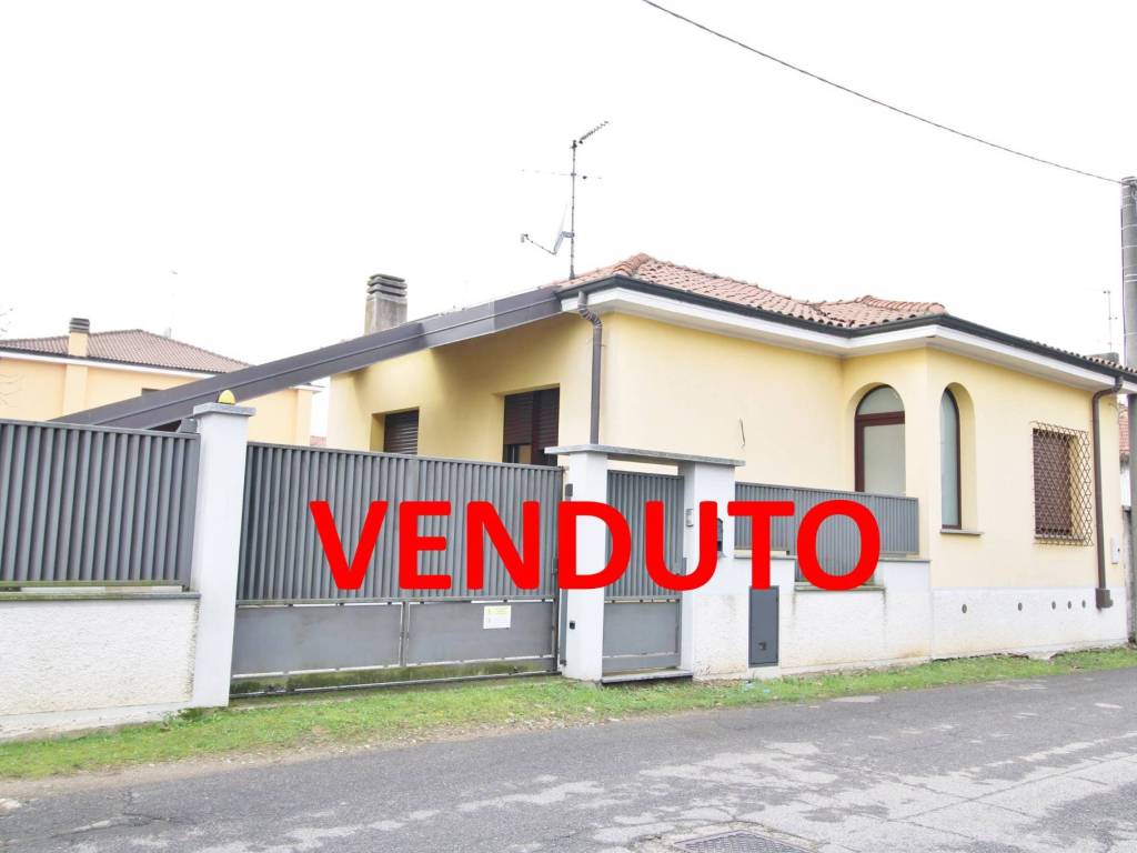 casa indipendente in vendita a Parabiago