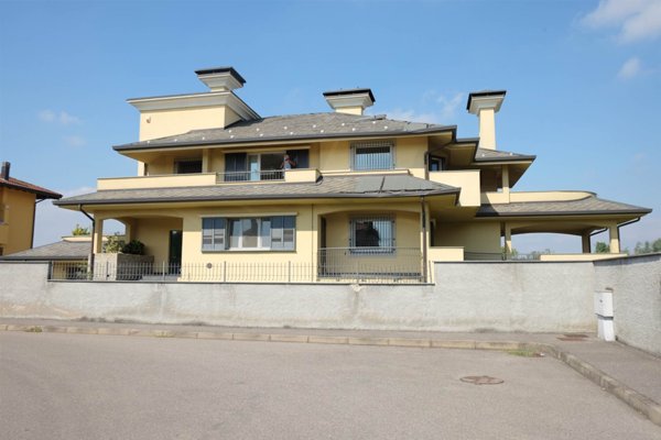 casa indipendente in vendita a Parabiago