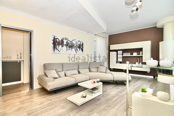 casa indipendente in vendita a Parabiago