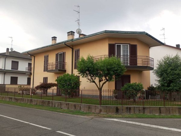 casa indipendente in vendita a Parabiago