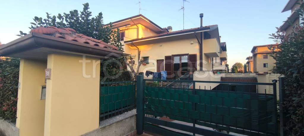casa indipendente in vendita a Parabiago
