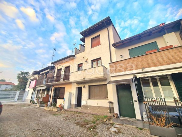 casa indipendente in vendita a Parabiago