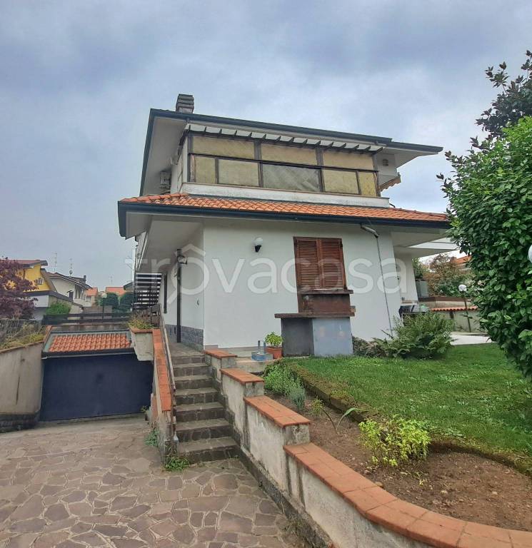 casa indipendente in vendita a Parabiago