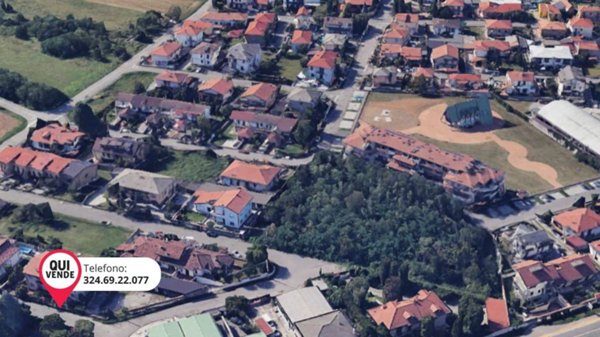 terreno edificabile in vendita a Parabiago
