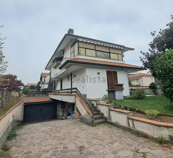 casa indipendente in vendita a Parabiago