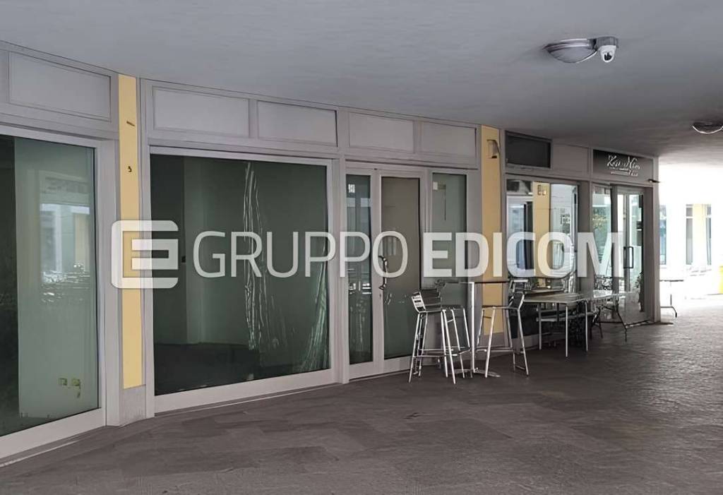 negozio in vendita a Parabiago