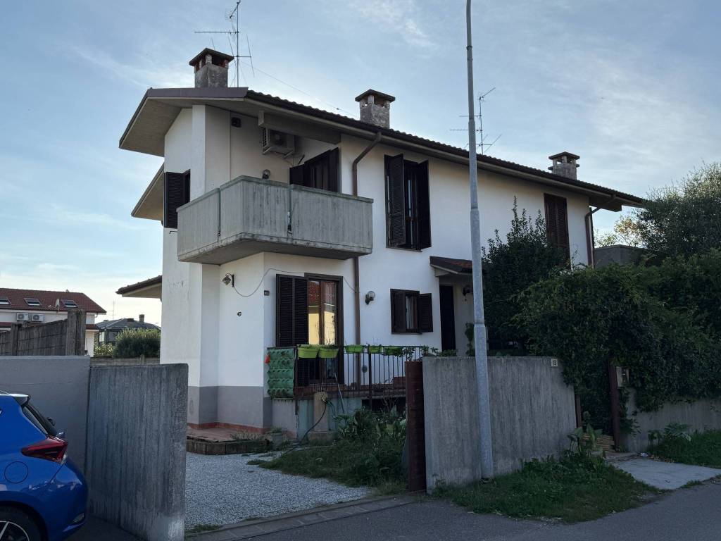 casa indipendente in vendita a Parabiago