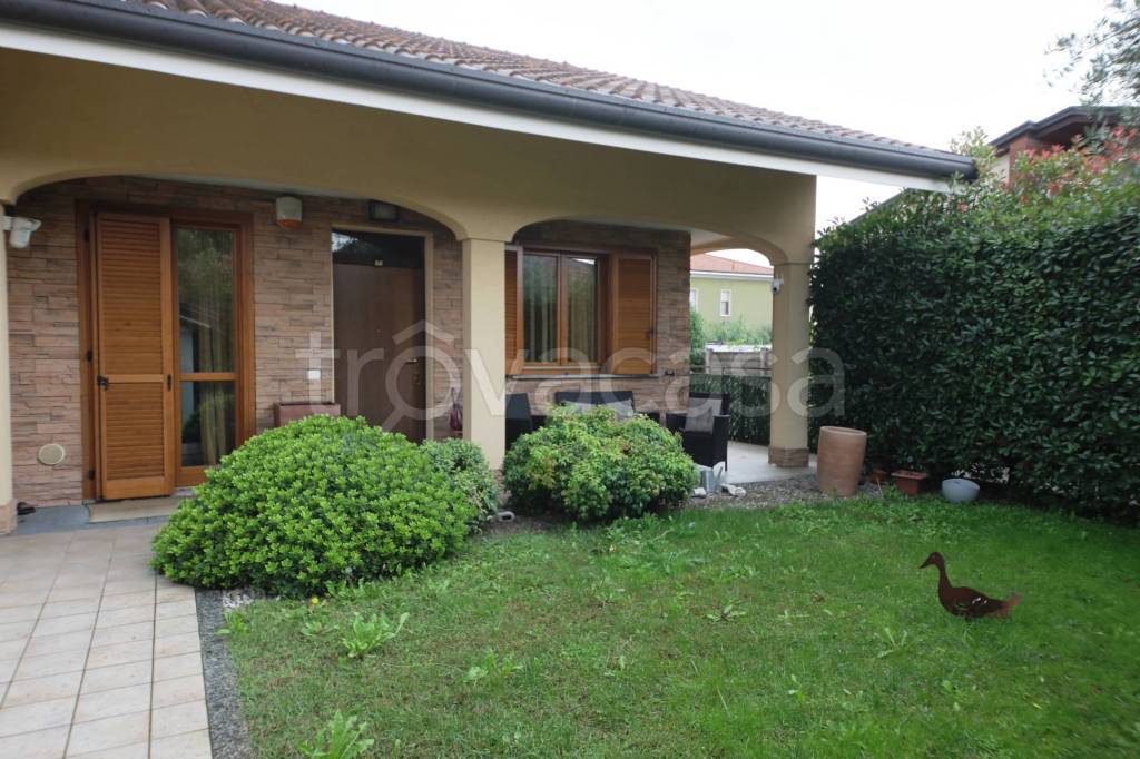casa indipendente in vendita a Parabiago