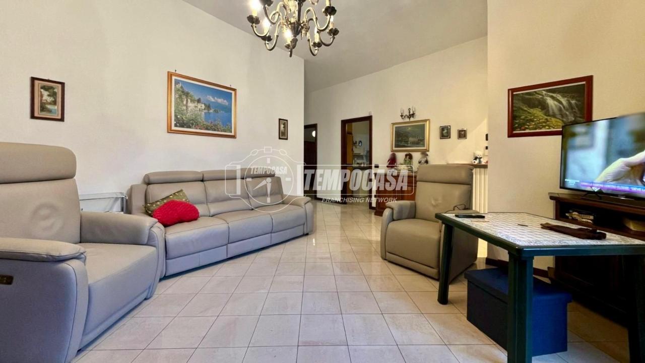 casa indipendente in vendita a Parabiago