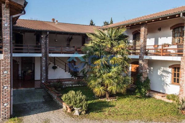 casa indipendente in vendita a Parabiago