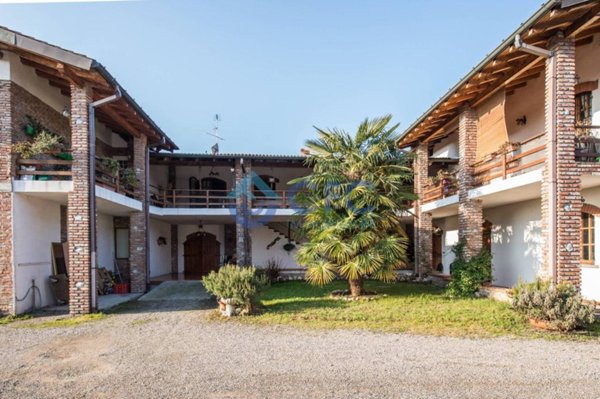 casa indipendente in vendita a Parabiago