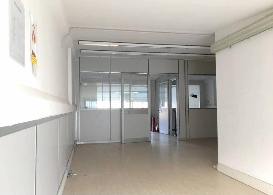 locale commerciale in vendita a Parabiago