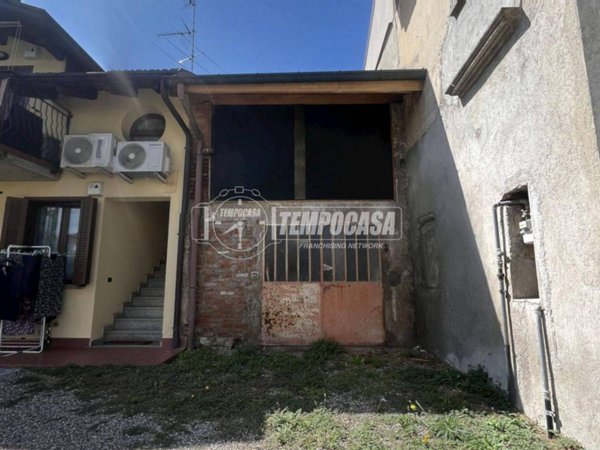 casa indipendente in vendita a Parabiago