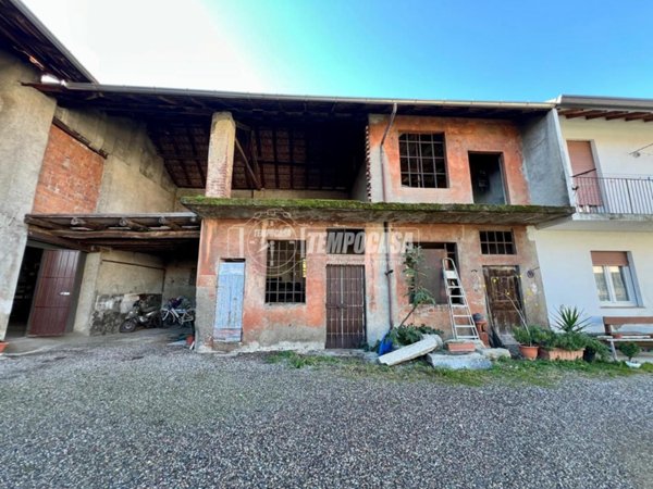 casale in vendita a Parabiago