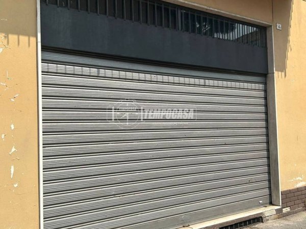 negozio in vendita a Parabiago