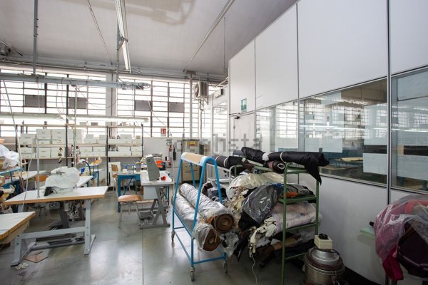 capannone in vendita a Parabiago