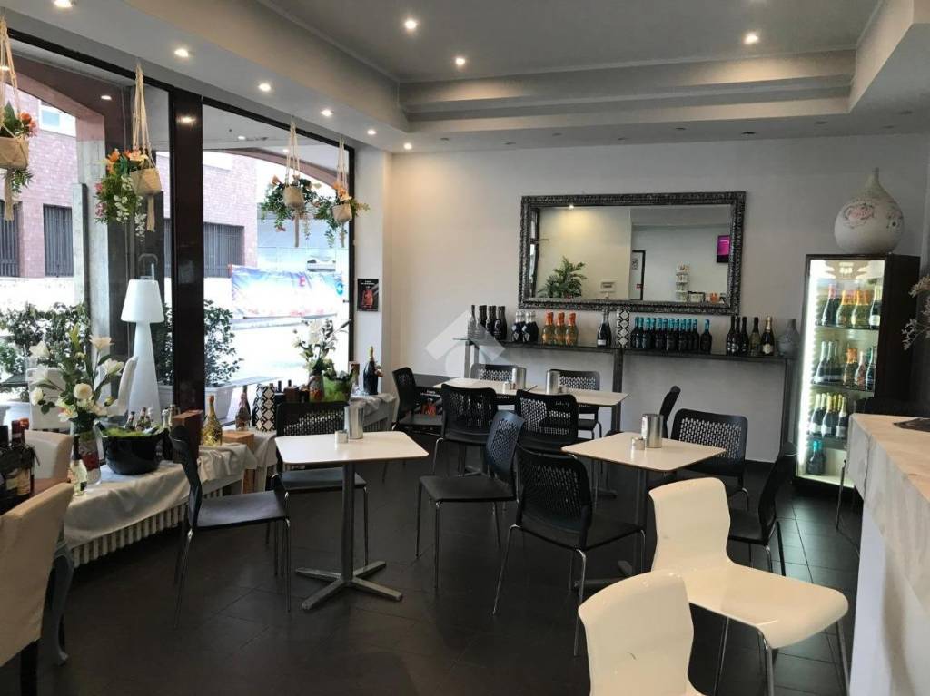 negozio in vendita a Parabiago