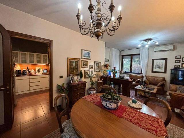 casa indipendente in vendita a Parabiago