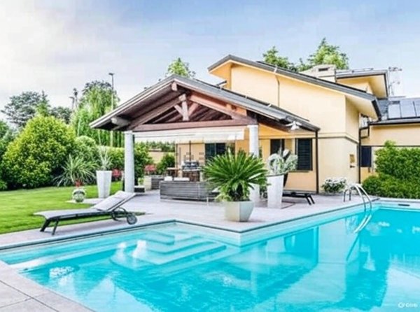 casa indipendente in vendita a Parabiago