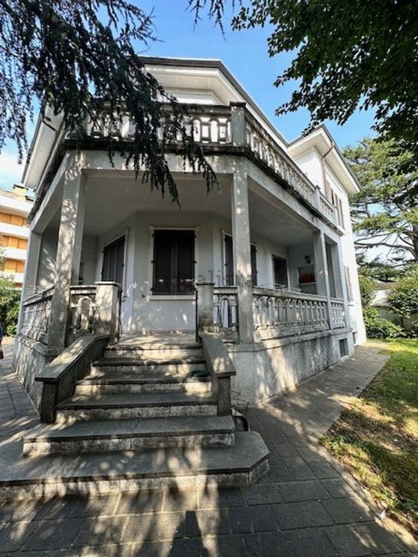 casa indipendente in vendita a Parabiago