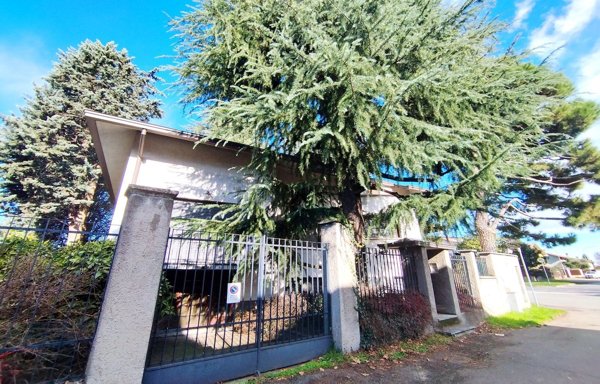 casa indipendente in vendita a Parabiago