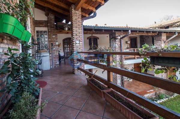 casa indipendente in vendita a Parabiago