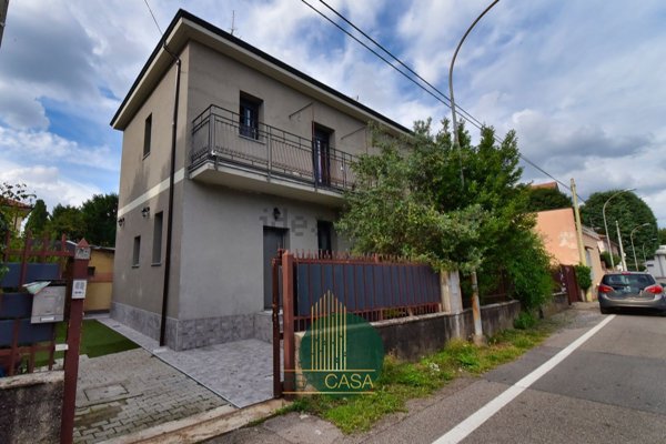 casa indipendente in vendita a Parabiago