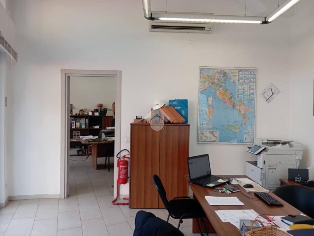 negozio in vendita a Parabiago