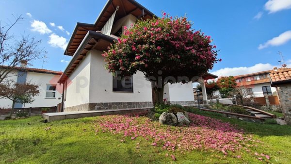 casa indipendente in vendita a Parabiago