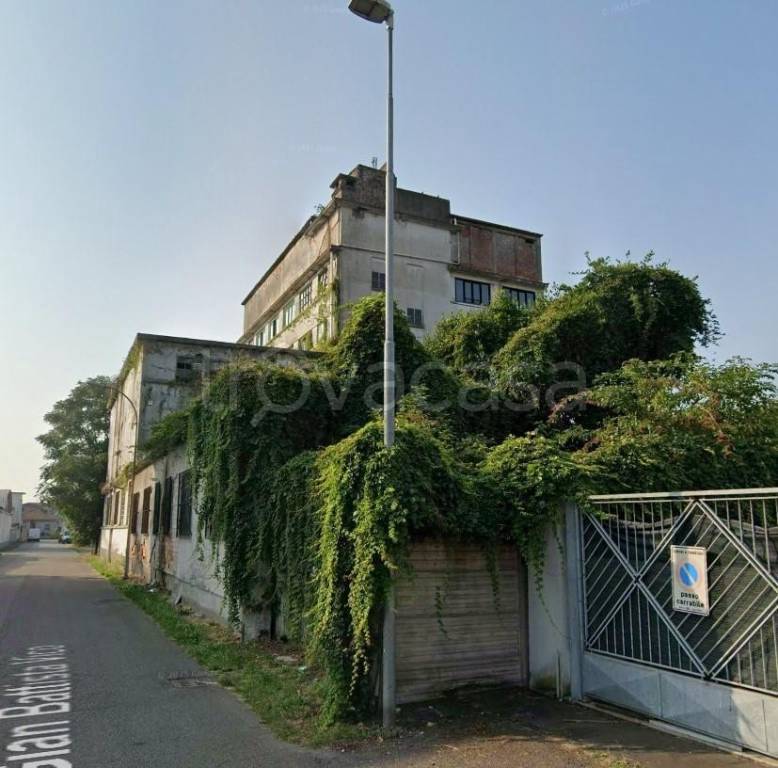 capannone in vendita a Parabiago