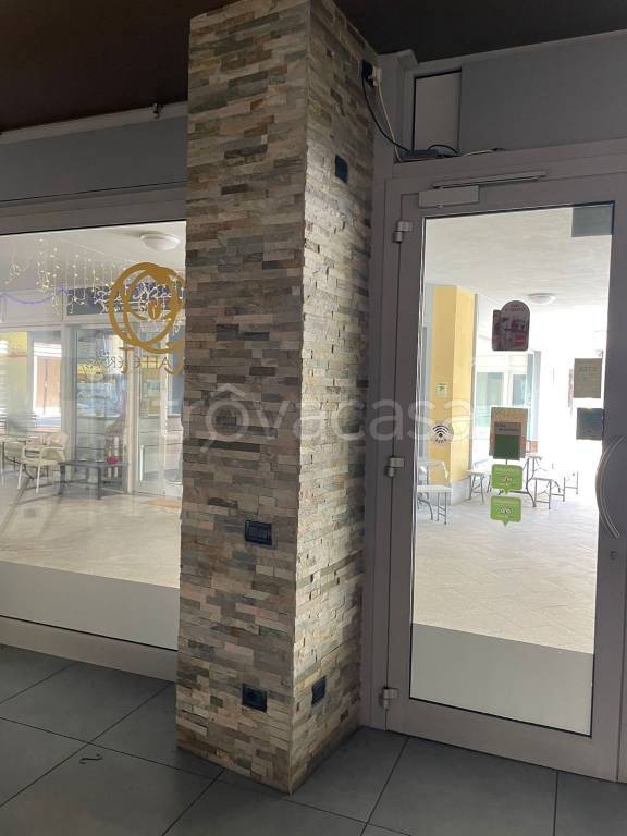 negozio in vendita a Parabiago