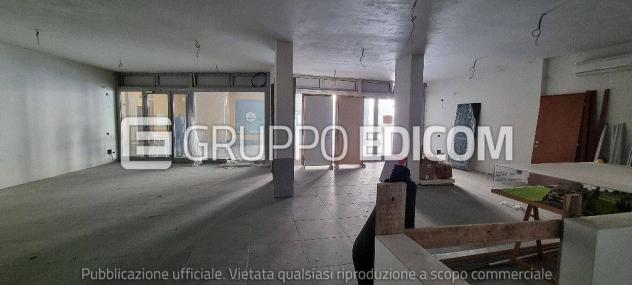 negozio in vendita a Parabiago