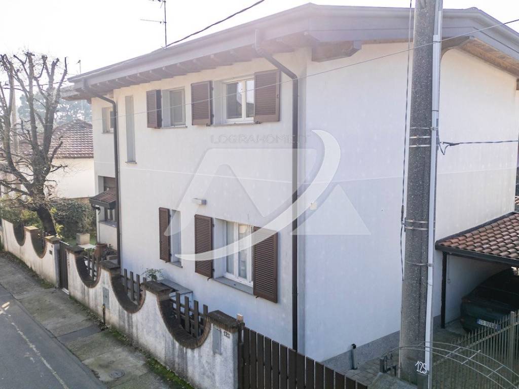 casa indipendente in vendita a Parabiago