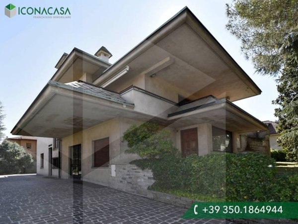 casa indipendente in vendita a Parabiago