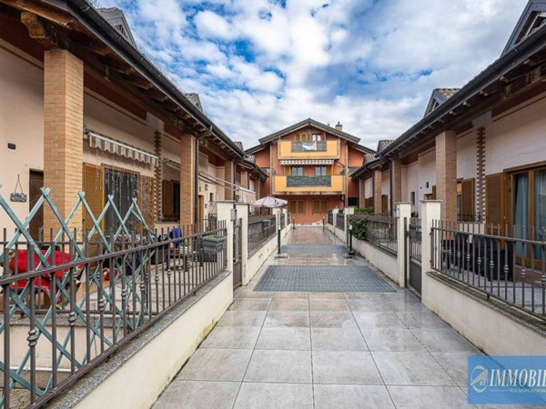 casa indipendente in vendita a Parabiago